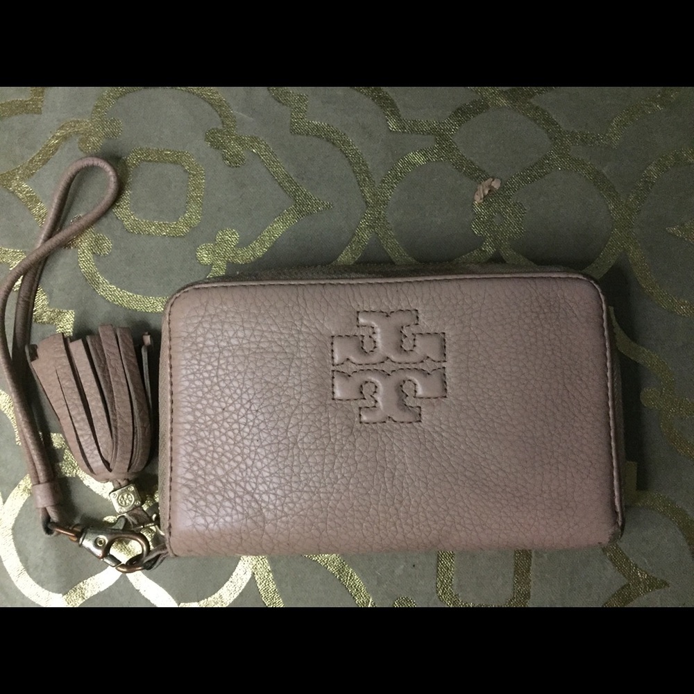 LAST DAY! Tory Burch Wallet/Wristlet 🌷